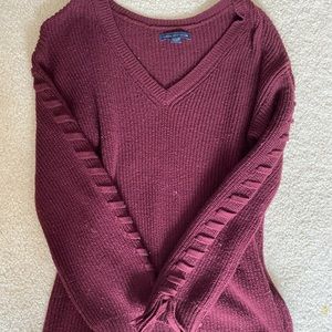 maroon sweater